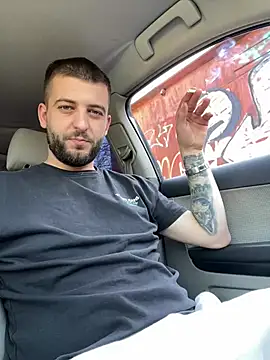 ElChapoGuzman95 online show from March 21, 9:01 am