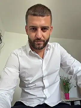 Snapshot of ElChapoGuzman95 chatting on July 21, 8:16 am ElChapoGuzman95 online show from July 21, 8:16 am