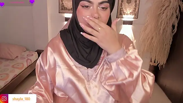 shayla 18 online show from April 23, 8:55 pm