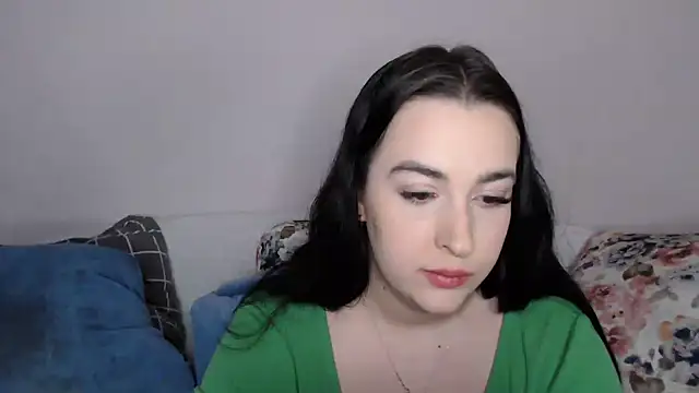 Snapshot of vitalina_freedom chatting on December 10, 3:55 pm vitalina freedom online show from December 10, 3:55 pm