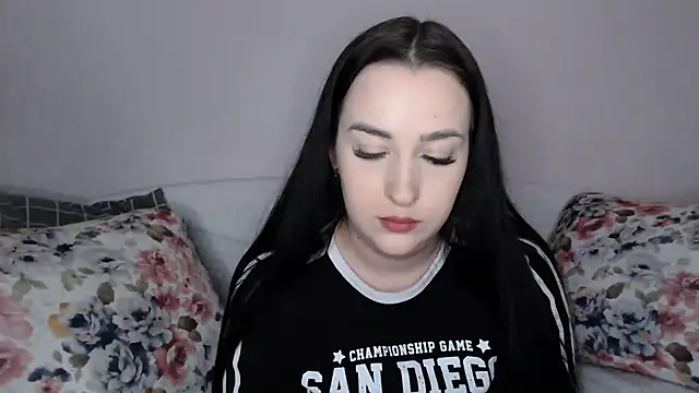 Snapshot of vitalina_freedom chatting on December 27, 2:54 pm vitalina freedom online show from December 27, 2:54 pm
