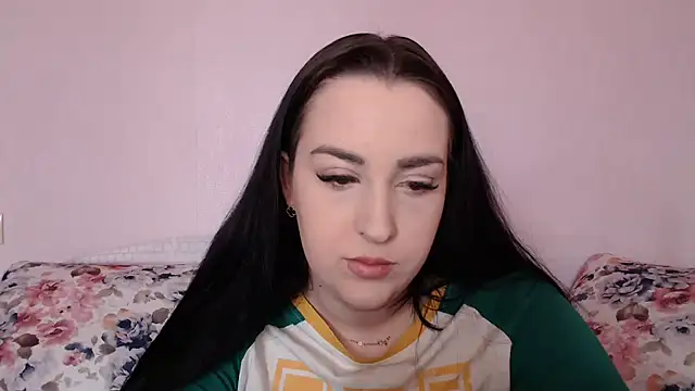 Snapshot of vitalina_freedom chatting on February 5, 12:17 pm vitalina freedom online show from February 5, 12:17 pm