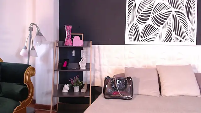 Snapshot of WildyTemping chatting on February 17, 7:21 pm WildyTemping online show from February 17, 7:21 pm