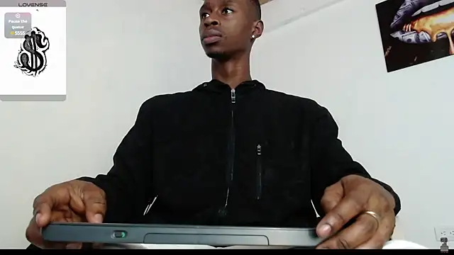 Snapshot of drake_brwon_23 chatting on March 3, 2:26 pm drake brwon 23 online show from March 3, 2:26 pm