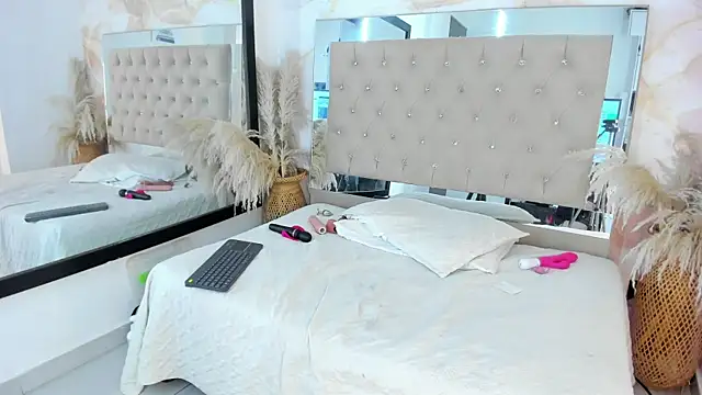 ainaah  online show from February 27, 2:32 pm