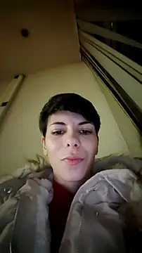 KylieLipa online show from December 2, 6:10 pm