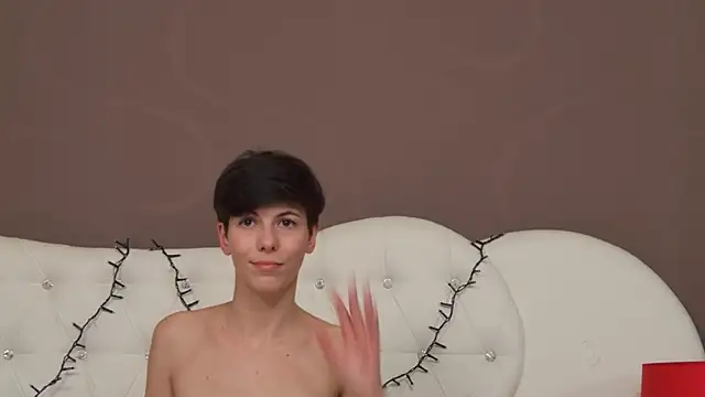 KylieLipa online show from December 11, 12:02 am