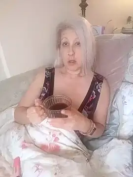 MaggieMoonxxx online show from December 16, 8:41 am