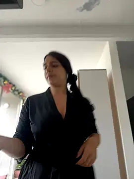 Snapshot of Alicia_Ruiz chatting on December 2, 1:50 pm Alicia Ruiz online show from December 2, 1:50 pm