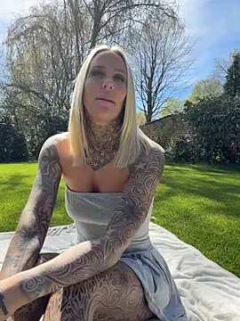 Lara-CumKitten online show from April 8, 1:00 pm