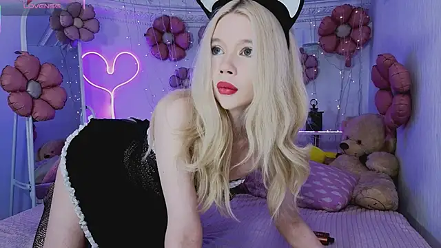 Snapshot of Lollita_Lewis chatting on April 4, 6:05 pm Lollita Lewis online show from April 4, 6:05 pm