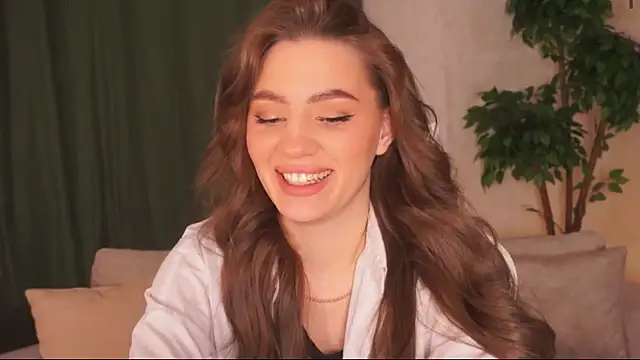 Snapshot of MaryHillty chatting on December 12, 1:06 pm MaryHillty online show from December 12, 1:06 pm