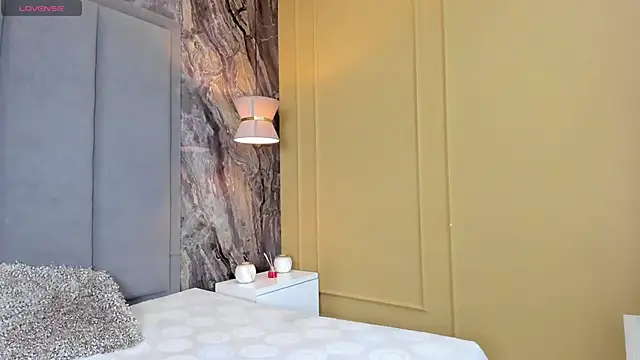 ScarlettMore online show from December 9, 7:50 pm