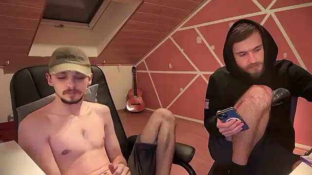 Snapshot of naked_psy chatting on December 3, 11:35 pm naked psy online show from December 3, 11:35 pm