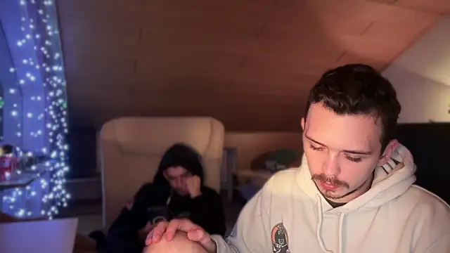 Snapshot of naked_psy chatting on January 8, 4:12 am naked psy online show from January 8, 4:12 am