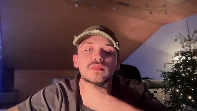 Snapshot of naked_psy chatting on January 15, 7:26 am naked psy online show from January 15, 7:26 am