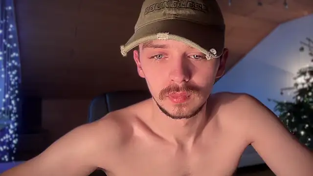 Snapshot of naked_psy chatting on January 16, 4:38 am naked psy online show from January 16, 4:38 am