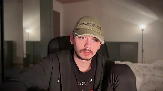 Snapshot of naked_psy chatting on January 19, 6:21 pm naked psy online show from January 19, 6:21 pm