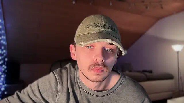 Snapshot of naked_psy chatting on January 22, 3:20 am naked psy online show from January 22, 3:20 am