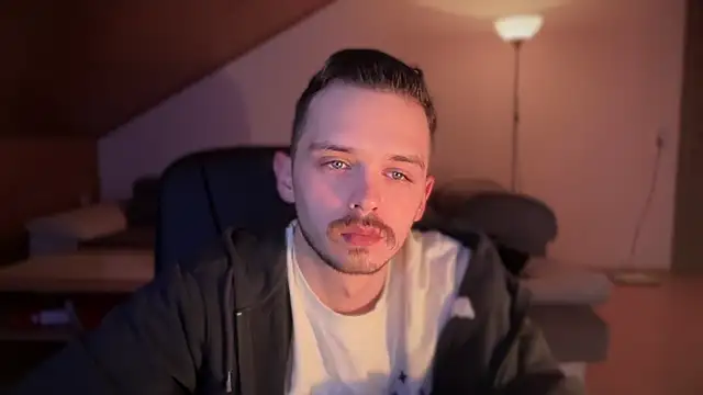 Snapshot of naked_psy chatting on February 7, 1:04 am naked psy online show from February 7, 1:04 am