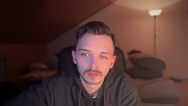 Snapshot of naked_psy chatting on February 8, 12:06 am naked psy online show from February 8, 12:06 am