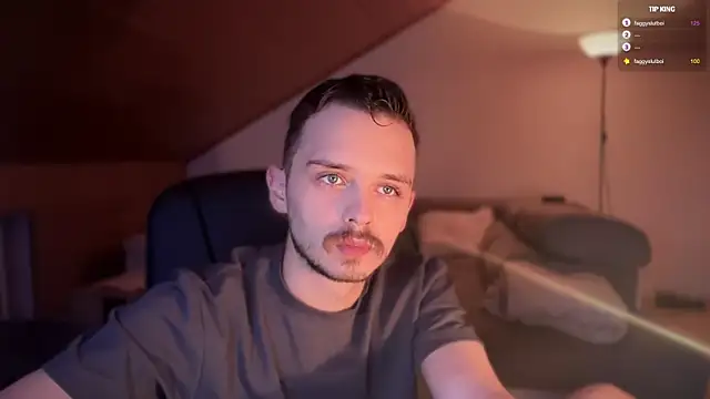 Snapshot of naked_psy chatting on February 8, 11:24 pm naked psy online show from February 8, 11:24 pm