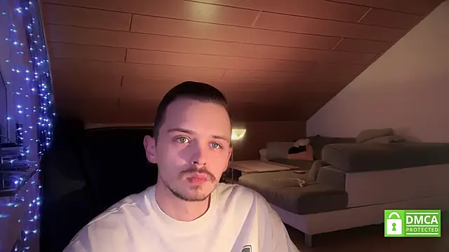 Snapshot of naked_psy chatting on February 13, 12:02 am naked psy online show from February 13, 12:02 am