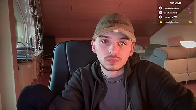 Snapshot of naked_psy chatting on February 18, 6:48 am naked psy online show from February 18, 6:48 am