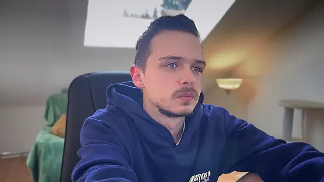 Snapshot of naked_psy chatting on March 9, 12:09 pm naked psy online show from March 9, 12:09 pm