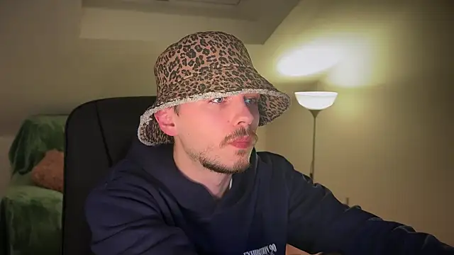 Snapshot of naked_psy chatting on March 10, 7:29 pm naked psy online show from March 10, 7:29 pm