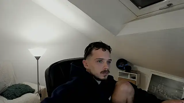 Snapshot of naked_psy chatting on September 14, 11:37 pm naked psy online show from September 14, 11:37 pm