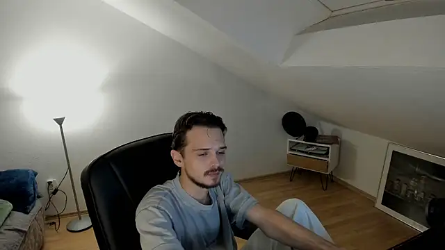 Snapshot of naked_psy chatting on October 21, 10:10 pm naked psy online show from October 21, 10:10 pm