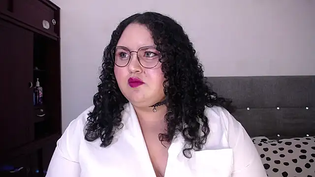 luisianacoxx online show from December 13, 7:04 am