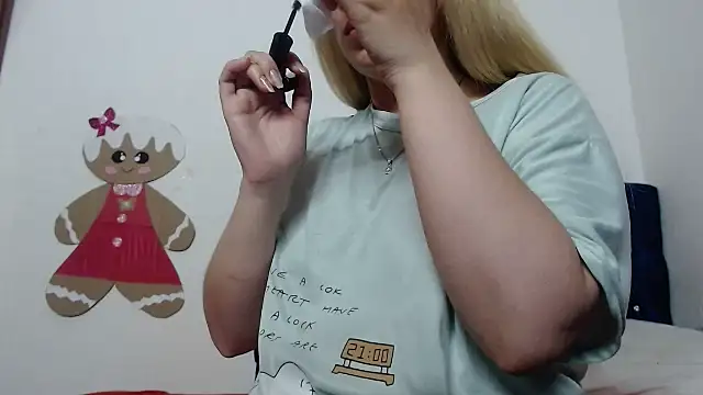 Snapshot of 69liamilk69 chatting on October 5, 8:34 am 69liamilk69 online show from October 5, 8:34 am