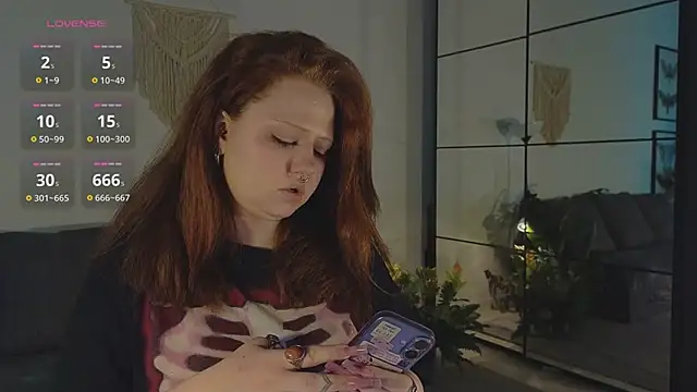 Snapshot of bitchofsun_ chatting on March 2, 11:39 am bitchofsun online show from March 2, 11:39 am