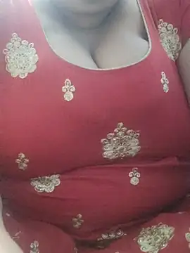Snapshot of Seema_99 chatting on May 1, 10:20 am Seema 99 online show from May 1, 10:20 am