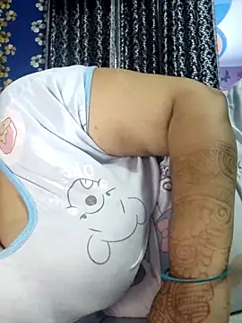 Snapshot of Seema_99 chatting on May 19, 10:32 am Seema 99 online show from May 19, 10:32 am