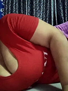 Snapshot of Seema_99 chatting on May 30, 8:22 am Seema 99 online show from May 30, 8:22 am