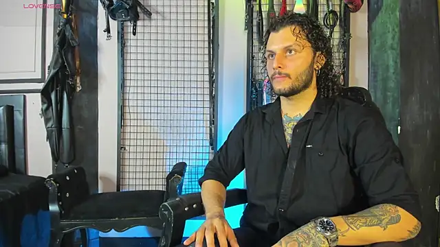 Twisted Fantasy online show from October 7, 3:36 am