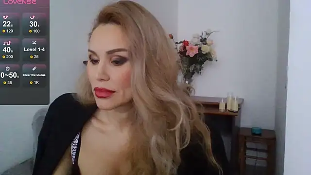 Snapshot of Radmila_Queen_ chatting on January 17, 11:17 am Radmila Queen online show from January 17, 11:17 am