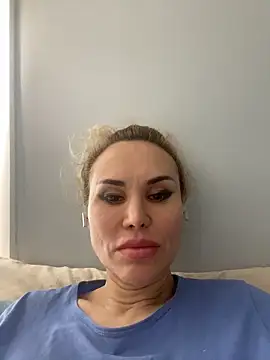 Snapshot of Radmila_Queen_ chatting on May 15, 5:20 pm Radmila Queen online show from May 15, 5:20 pm