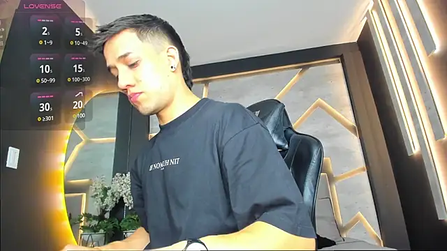 alexgiraldo  online show from January 31, 11:13 am