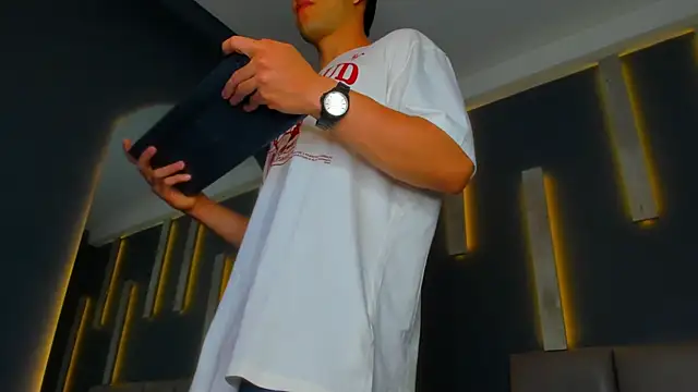 alexgiraldo  online show from February 3, 11:09 am