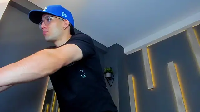 alexgiraldo  online show from March 3, 11:22 am