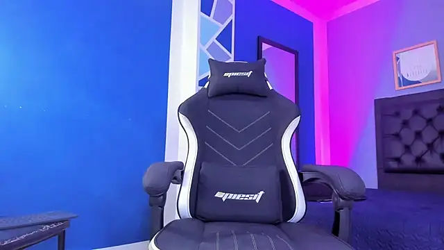 alex oficial online show from December 3, 6:10 am