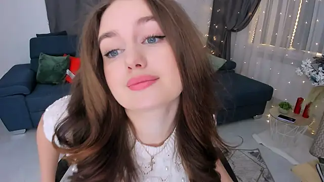 MiracleCurly online show from February 6, 7:35 am