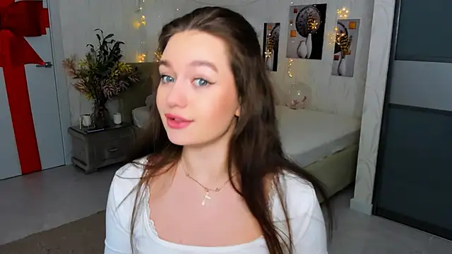 MiracleCurly online show from February 13, 7:21 pm