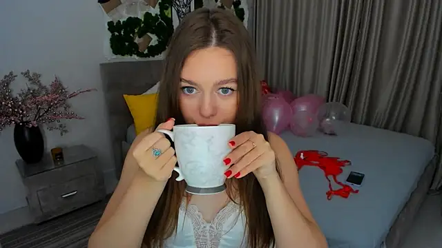 MiracleCurly online show from February 14, 10:36 pm