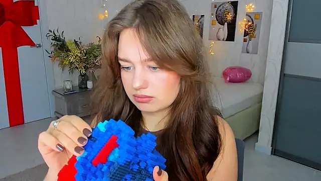 MiracleCurly online show from March 6, 10:26 pm