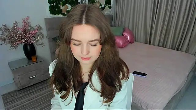 MiracleCurly online show from March 13, 8:00 pm